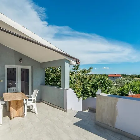 Casa de hóspedes Apartments Thurda Fažana